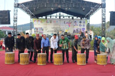 Sajikan Pertunjukan Seni Dan Bazar UMKM Sijunjung, Festival Lansek Manih V Resmi Dimulai