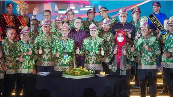 Puncak HUT APEKSI ke-23 Dihibur Padi Reborn, Wako Hendri Septa: Momentum Perkuat Sinergi Antar Wali Kota Se-Indonesia