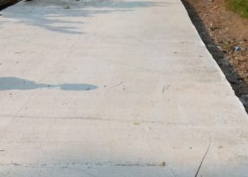 Terkesan Tidak Berkualitas, Jalan Regit Beton Padang Laweh-Sijunjung Alami Retak Sebelum PHO