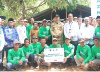BAZNAS RI Bersama Pemkab Sijunjung Luncurkan Program Balai Ternak di Daerah Transmigrasi Padang Tarok