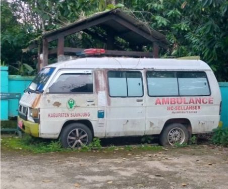 Jangan Sampai Menjadi Besi Tua, Mobil Ambulance di Puskesmas Sungai Lansek dan Kamang Baru Seakan Tak Terawat