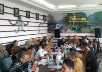 Pemkab Gelar Rapat Pengadaan ASN Tahun 2024 di Kantor BKPSDM Sijunjung