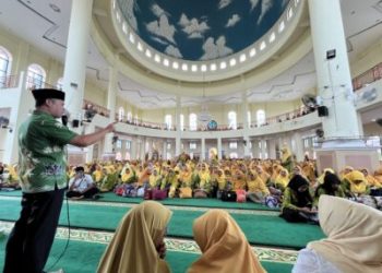 Wabup Iraddatillah Launching Lazismu Sijunjung di Masjid Istiqlal Muaro
