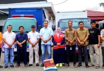 Bupati Sijunjung Berangkatkan Bantuan Bagi Korban Di Pesisir Selatan Sebagai Bentuk Peduli Bencana