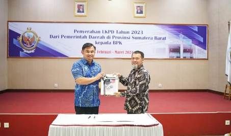 Kali Ini Pemkab Dharmasraya Serahkan LKPD Tahun 2023