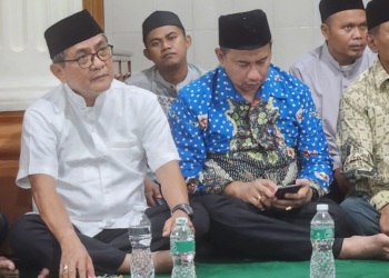 Didaulat Jadi Imam, Safari Ramadhan Kedua Bupati JKA Minta Waspadai Penggunaan Gadget Pada Anak